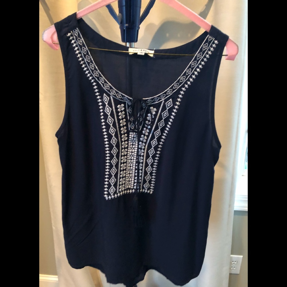 Ellie and Kate Navy w White embordery front Size M